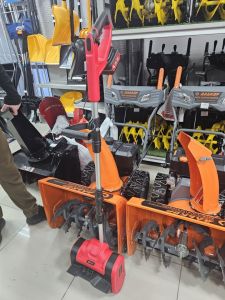 Снегоуборщик аккумуляторный Edon UST-21/10